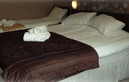 Chiltern Guest house 2*