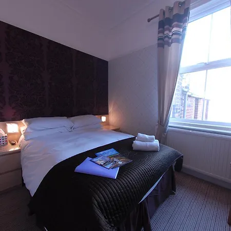 Chiltern 2* Whitby