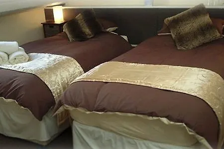 奇尔特恩旅馆 招待所 惠特比